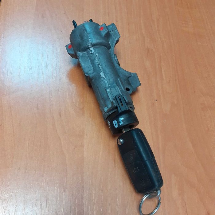 Stacyjka z kluczykiem Volkswagen Passat B5