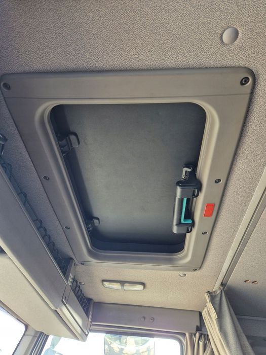 SZYBERDACH RĘCZNY KOMPLETNY Z RAMKĄ DAF 65 75 85 CF . BUS , AUTOBUS,CAMPER