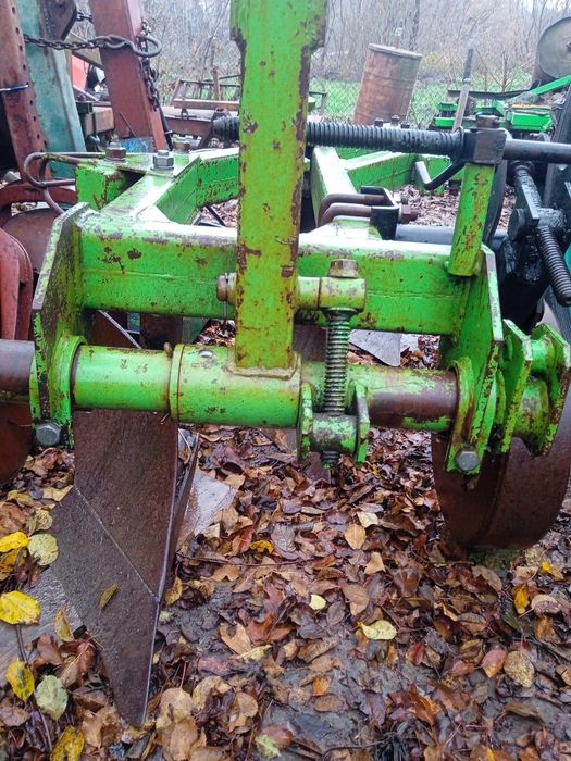 Плуг 3.30 віракс б.у