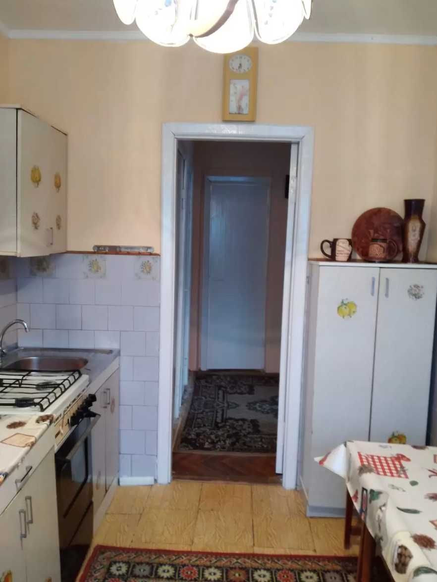 Підселення в окрему кімнату (дівчина)  в 2К КВ Львів, Довбуша
