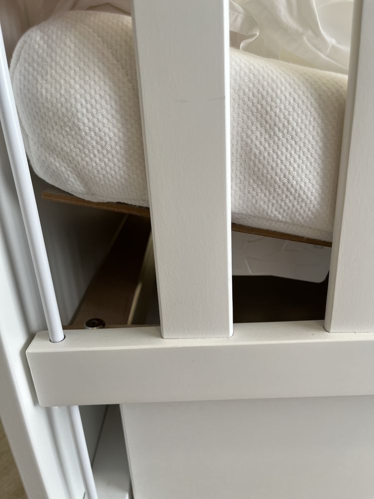 Cama de grades bebe com estrado elevatorio