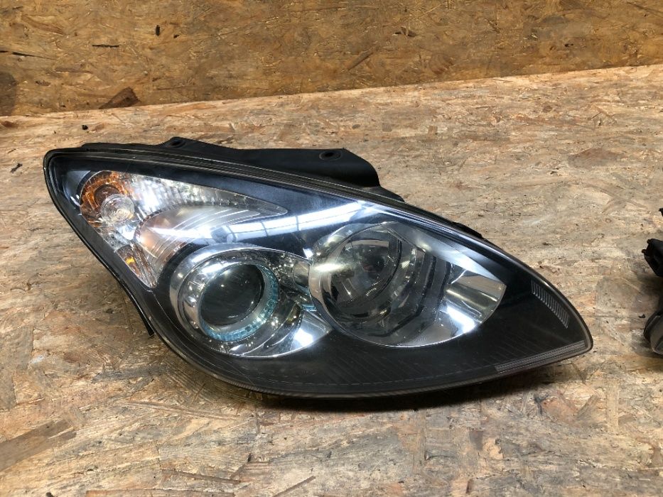 Lampa/ Reflektor Przedni Prawy Lewy Hyundai I30 07-12r