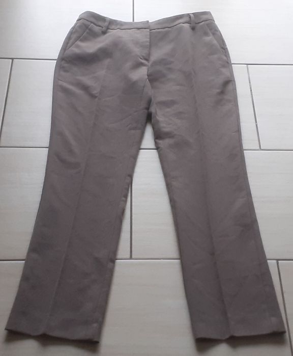 Spodnie marki UP Fashion