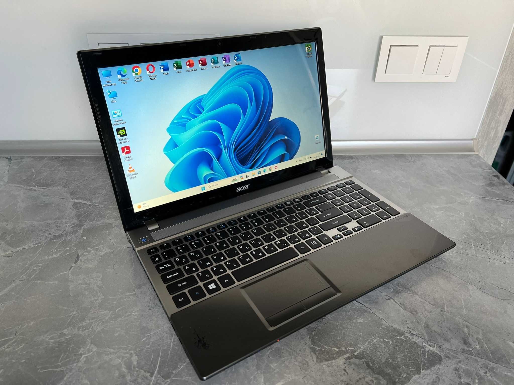 Игровой ноутбук Acer V3-571G/ i5-3230M/ 8Gb DDR3/ HDD 1000 Gb