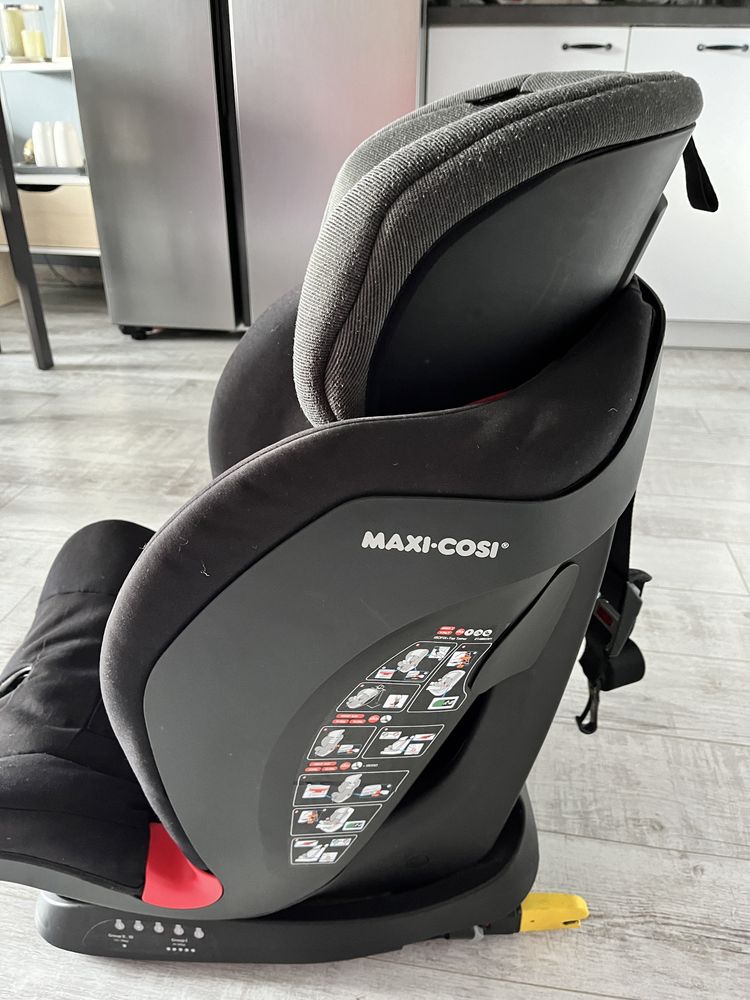 Fotelik samochodowy MAXI COSI Titan isofix