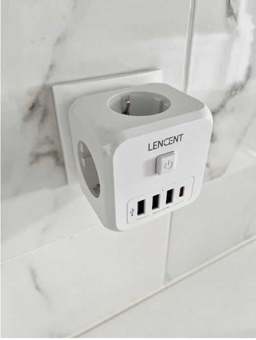 Carregador Europeu com 3 Tomadas e USB's em formato de cubo