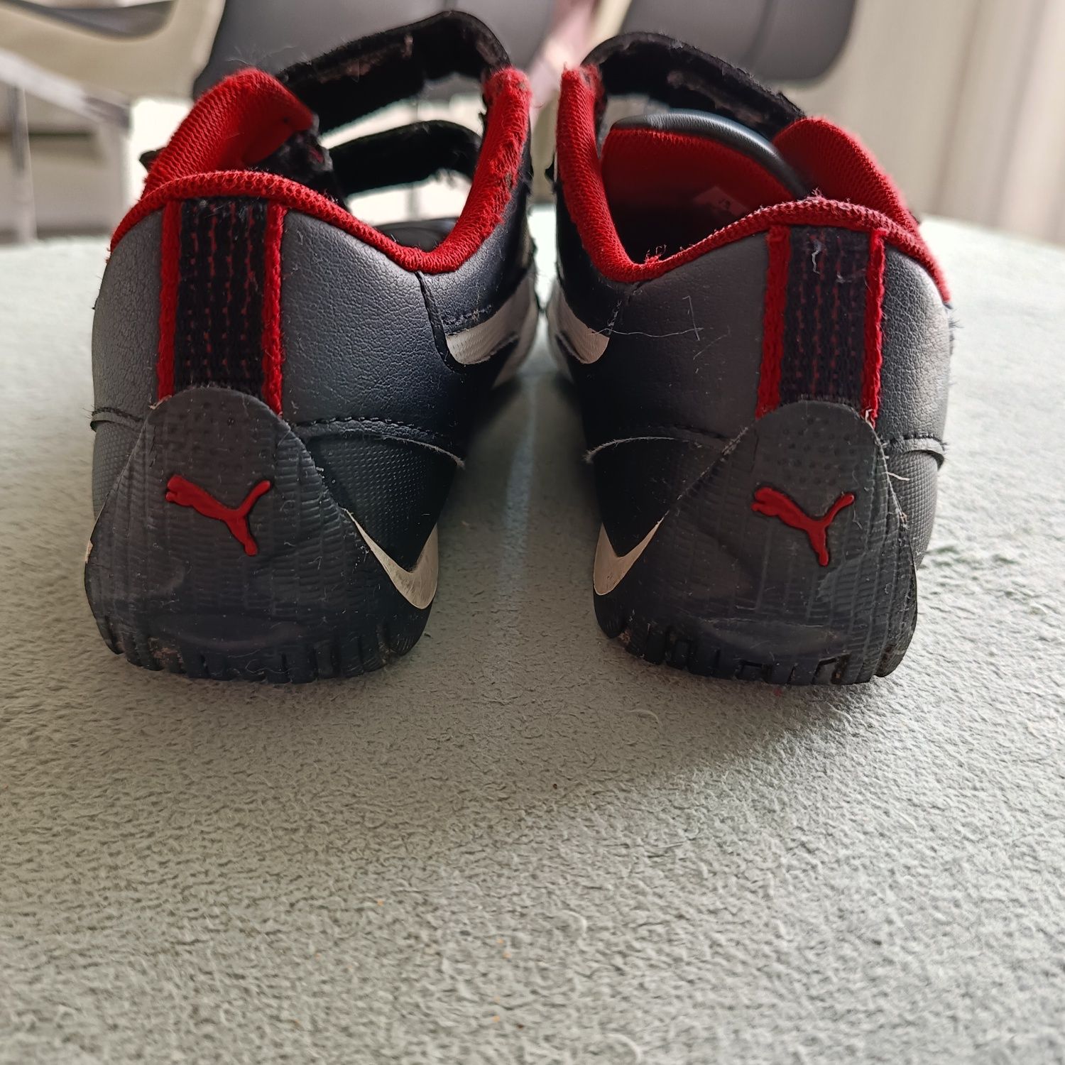 Buty chłopięce Puma Ferrari rozm. 34