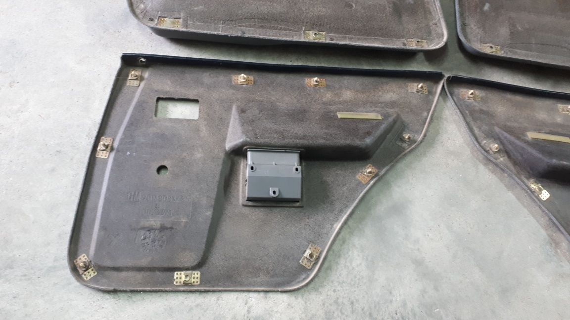 Forras/ quartelas Opel Corsa-A TR quatro portas