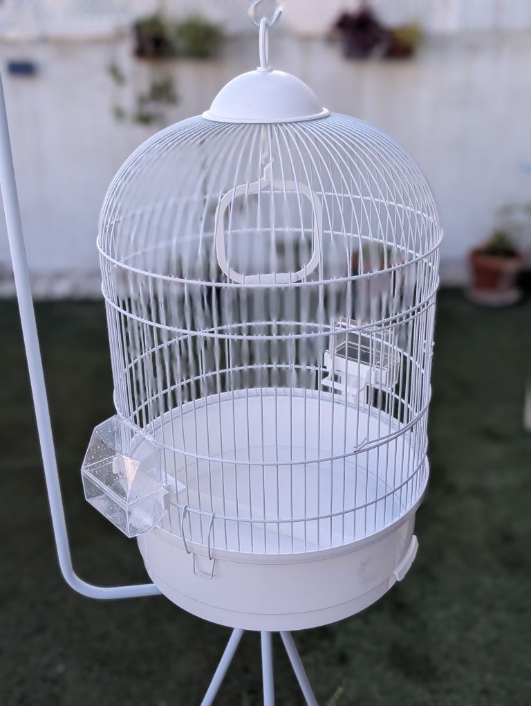 Gaiola com suporte de tripé