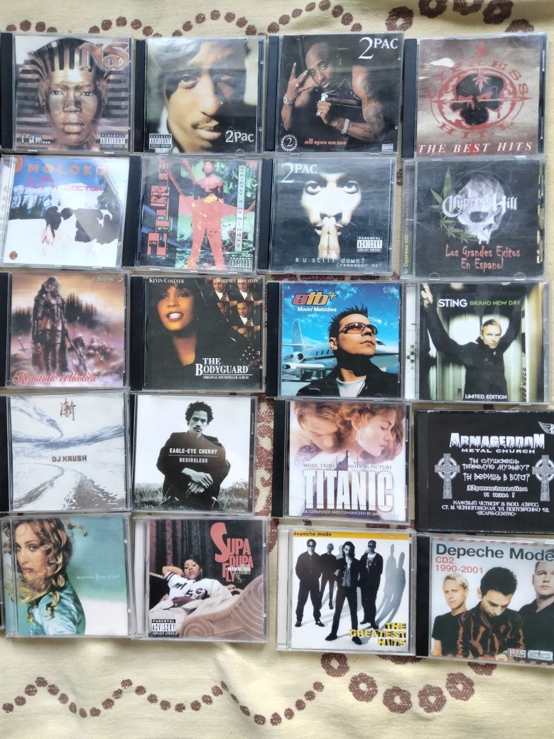 CD Диски разные.