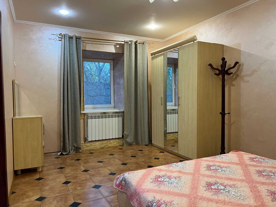 Продам 2-этажный дом в Подгородном, улица Низовая