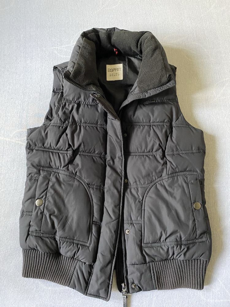 Жилетка Esprit пухова