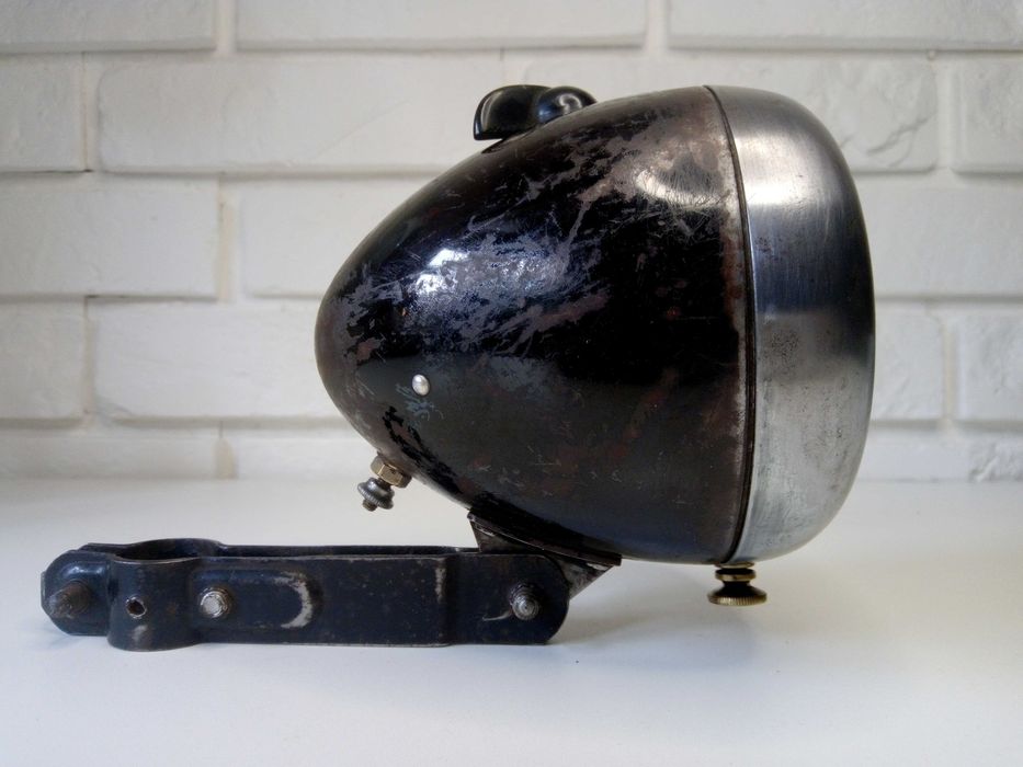 Lampa marki LOHMANN do zabytkowego roweru