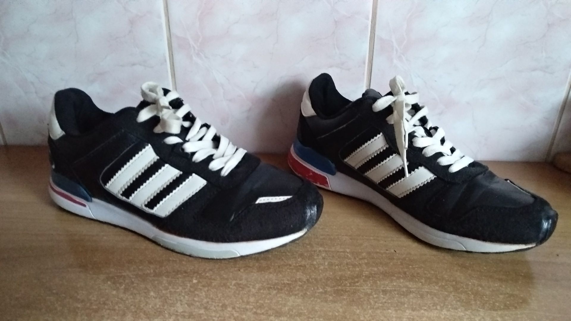 Кроссовки Adidas