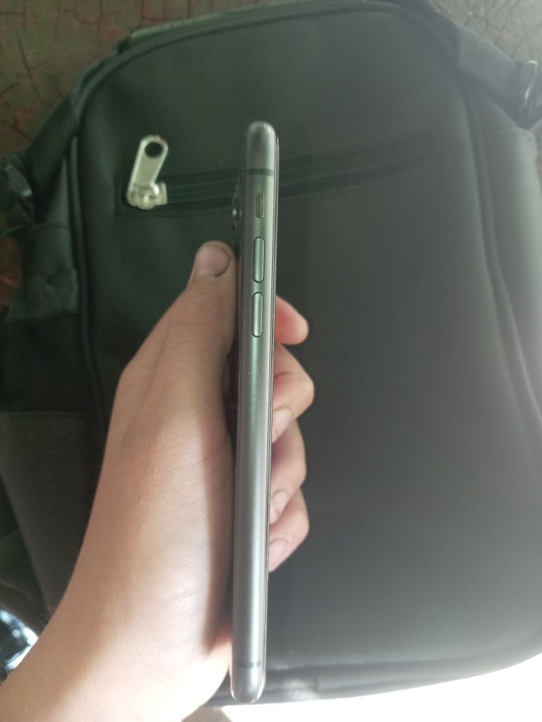 iPhone 11 128gb продаю