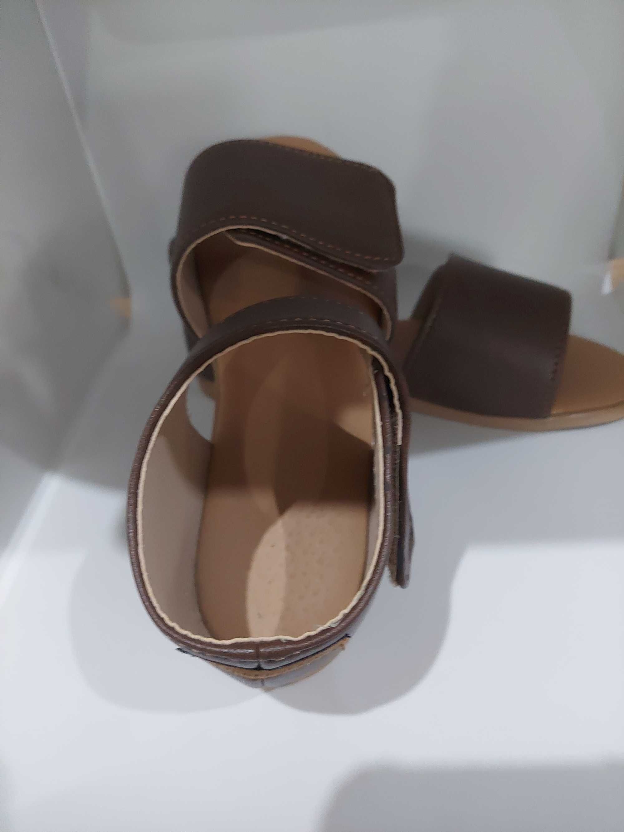 Slippers Family sandały dla dzieci wzór TERRA rozmiar 25