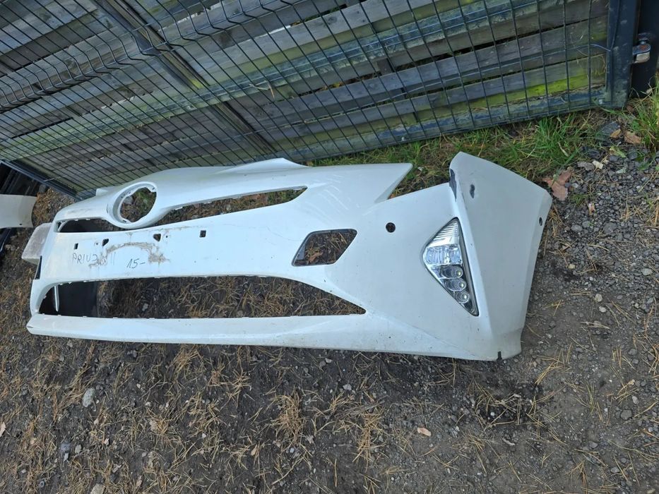 Toyota prius IV 2015 zderzak przód led