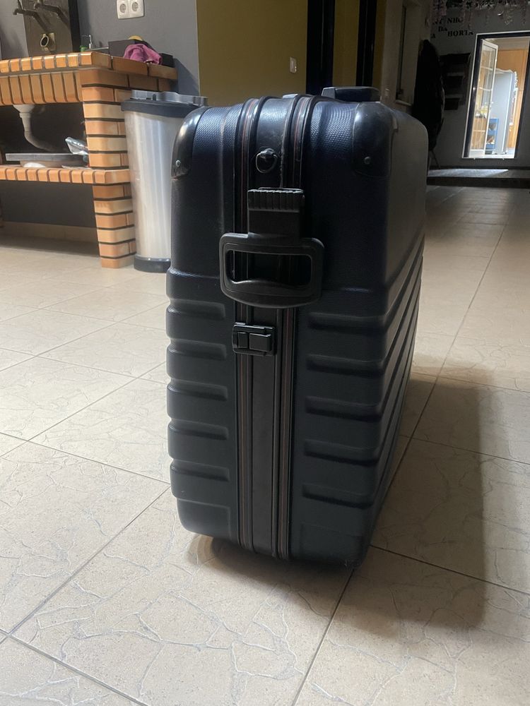 Mala de viagem porão