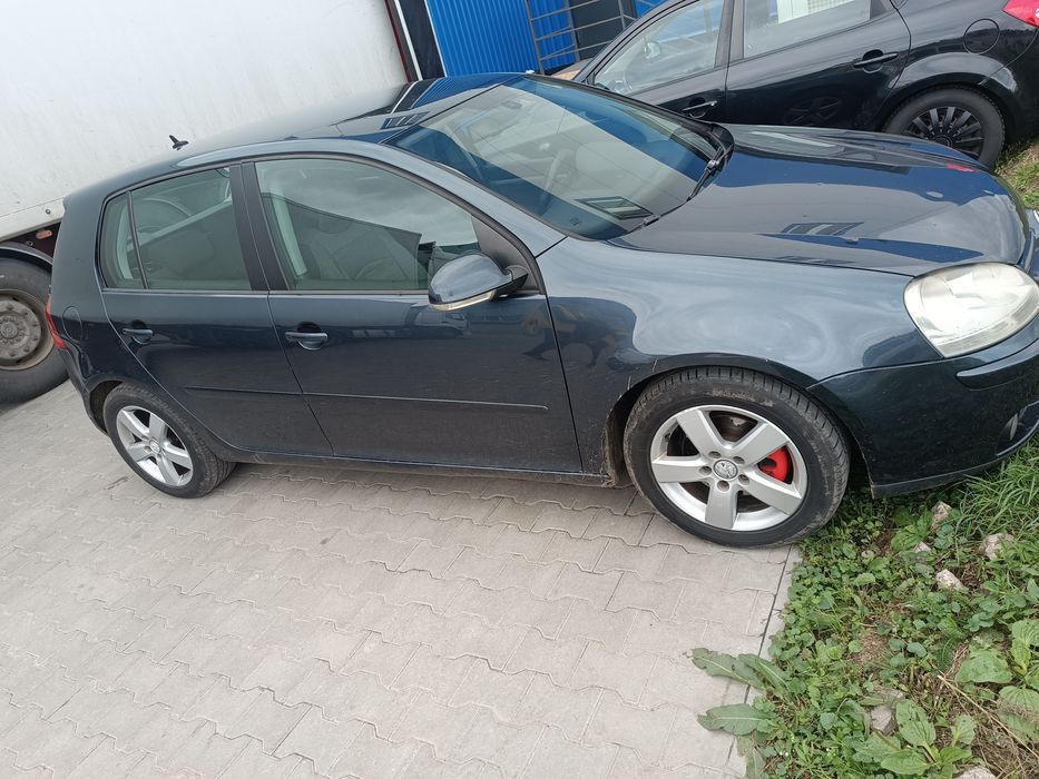 Продам гольф 5 
Гольф 5
2006 рік 
Дізель 2.0
Механіка 6 ступка 
Тимчас