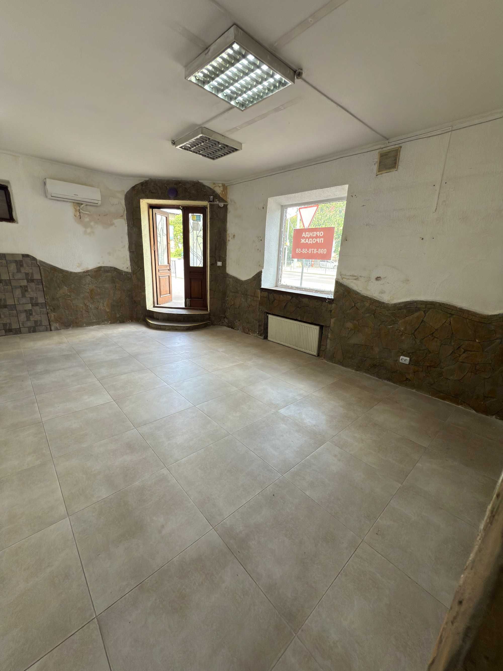 Продаж комерційного приміщення, вул. Кульпарківська, 34m², 1пов.,фасад