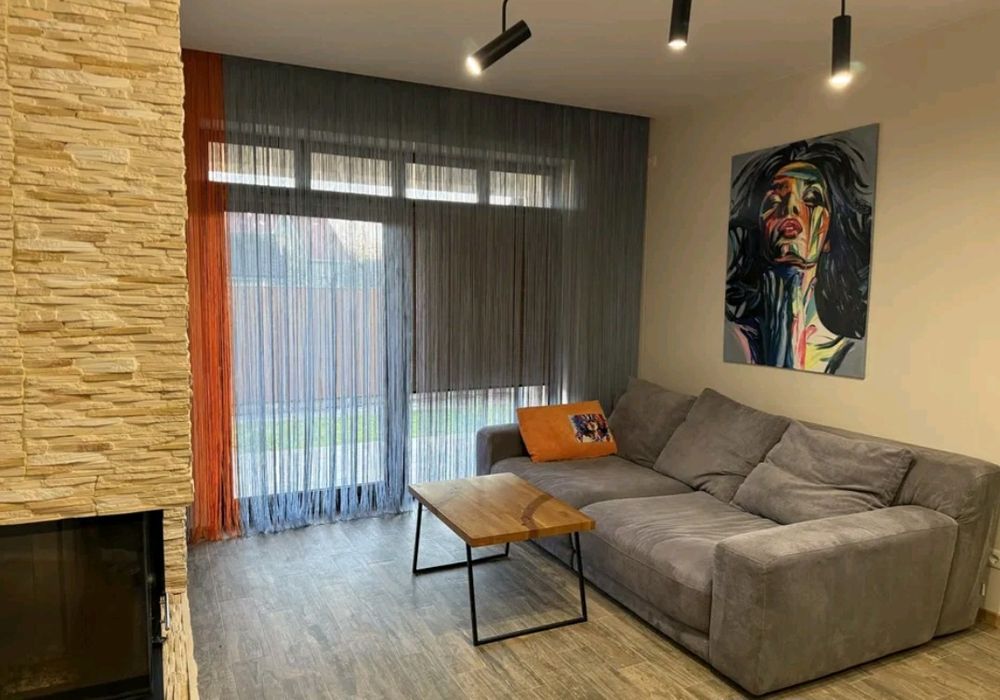 Оренда 2-х поверх. таунхаусу. Голосіївський р-н, Віта-Литовська .
Здаю