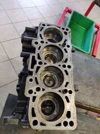Блок двигателя в зборе 03L021BJ 1,6 TDI VW / Skoda / Audi