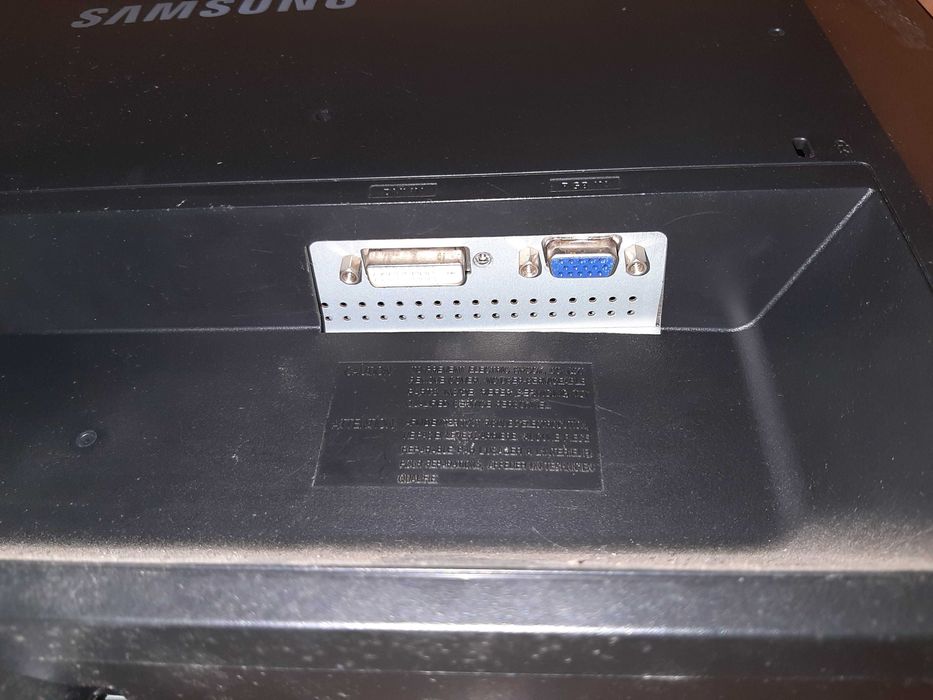 Монитор Samsung 2253BW