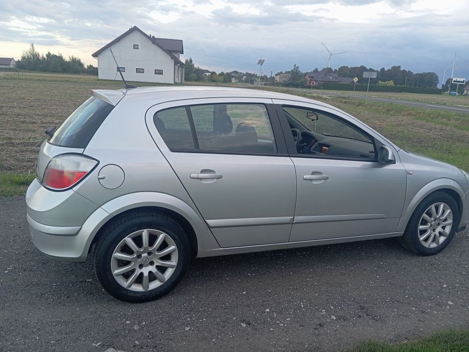 Astra H 1.6  Fajny stan Bez rdzy ! Aktualne!!