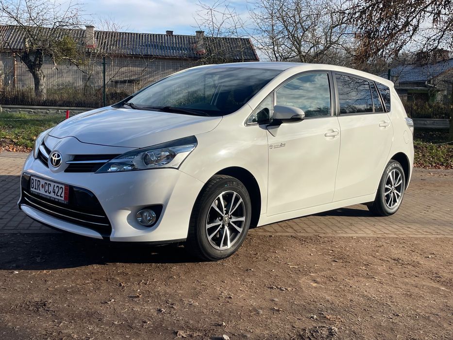 Toyota Verso benzyna,bezwypadkowy,serwisowany, 5os