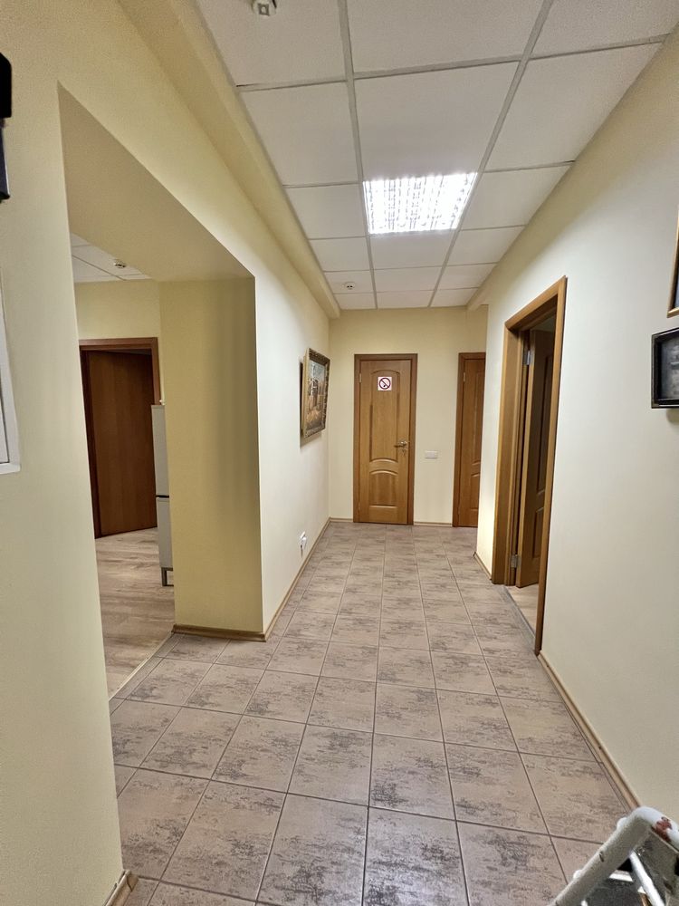 Продаю  офисное помещение в сталинке на Мира