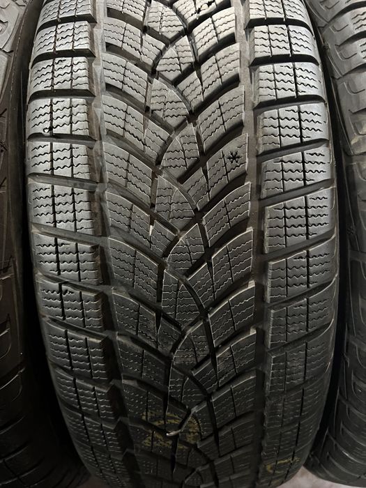 235/60/17 R17 Goodyear Ultra Grip Perfomance GEN1 4шт зима