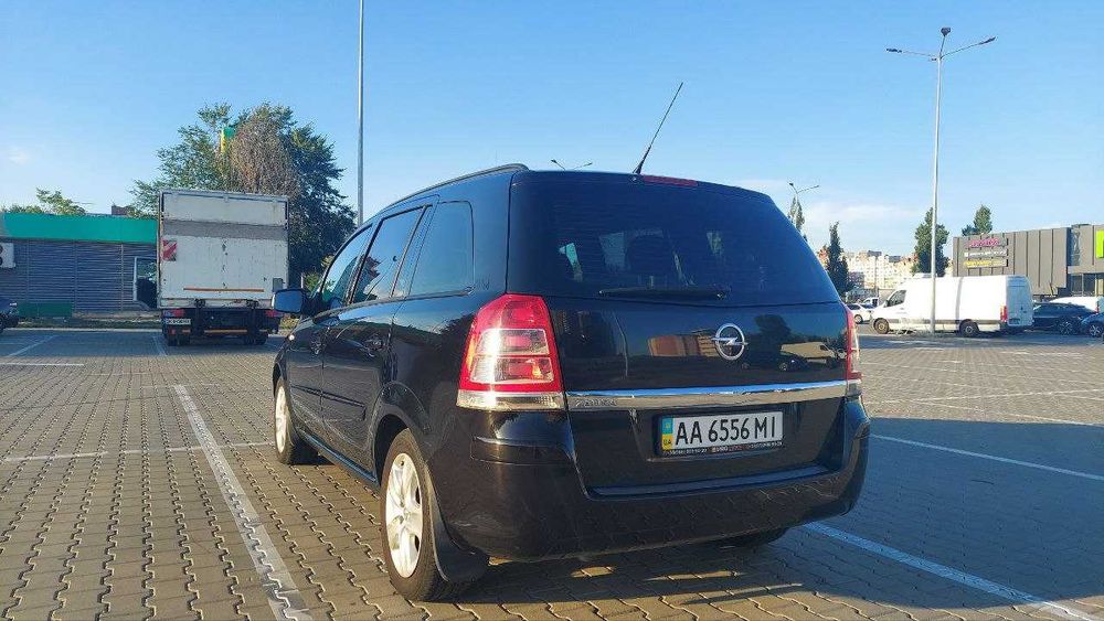 Opel Zafira B Family --7 місне авто в максимальній комплектації Enjoy+