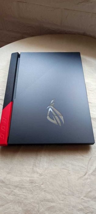 Продам игровой ноутбук Asus ROG Strix G15 G513IE