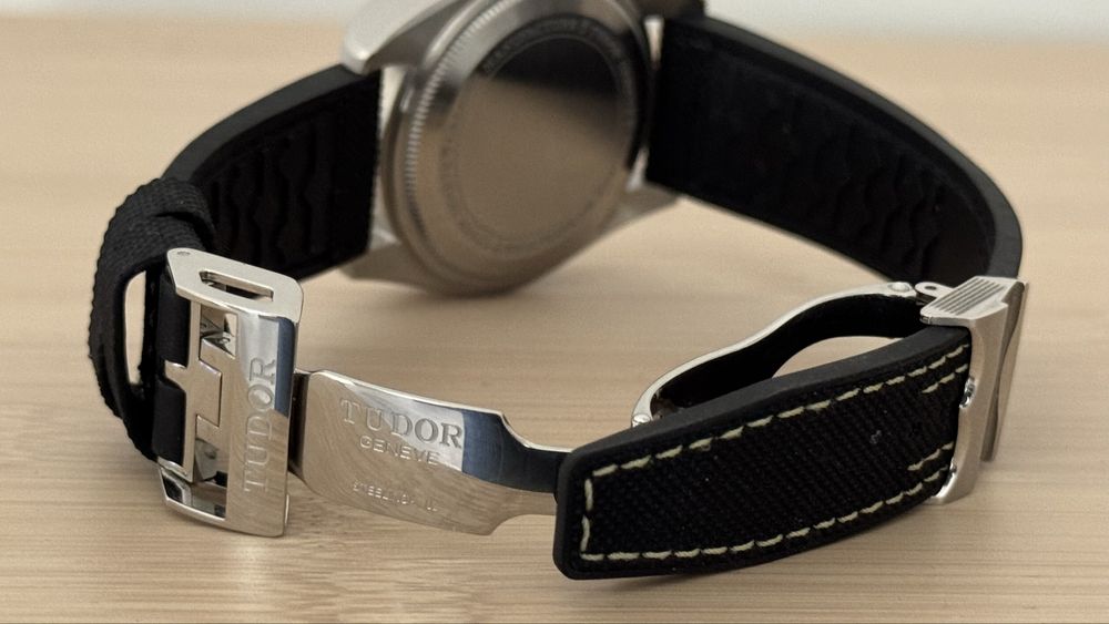 Tudor Black Bay Pro 2025 como novo