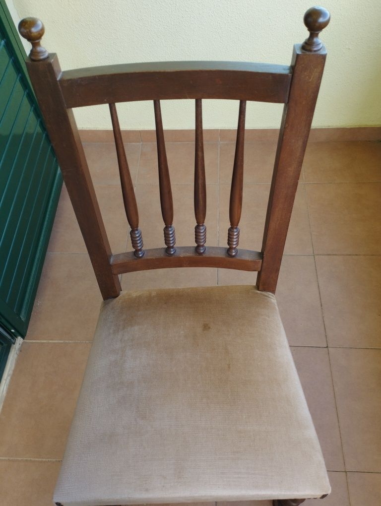 Cadeira antiga de quarto