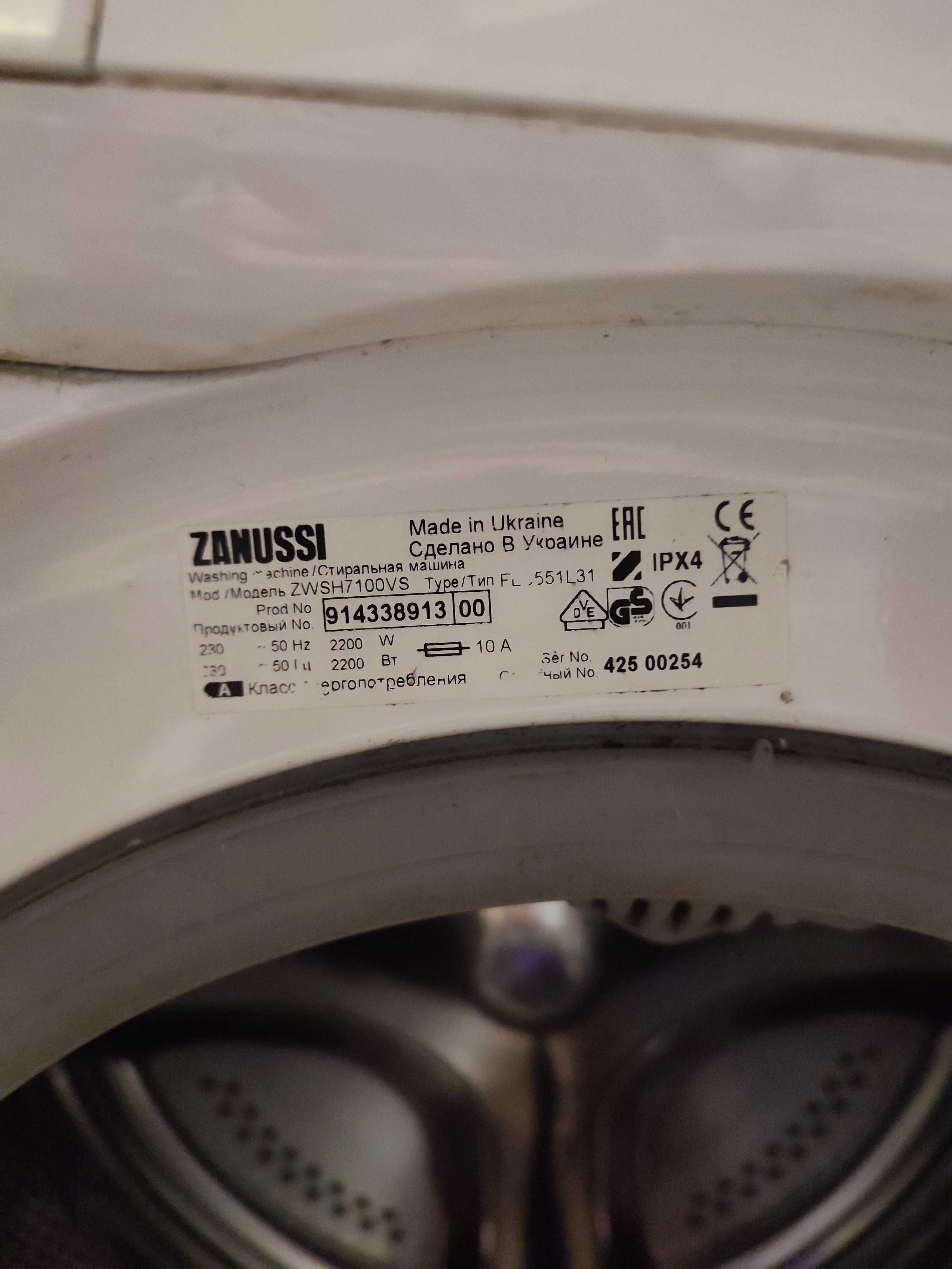 стиральная машина Zanussi ZWSH7 100VS корпус с утратами или на запчаст