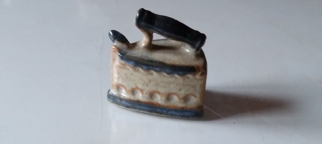 Mini porcelanowe żelazko