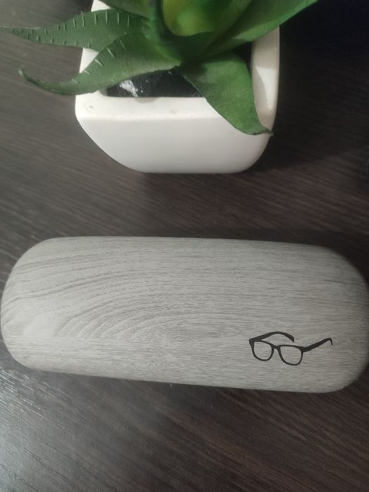 Элегантный чехол для очков