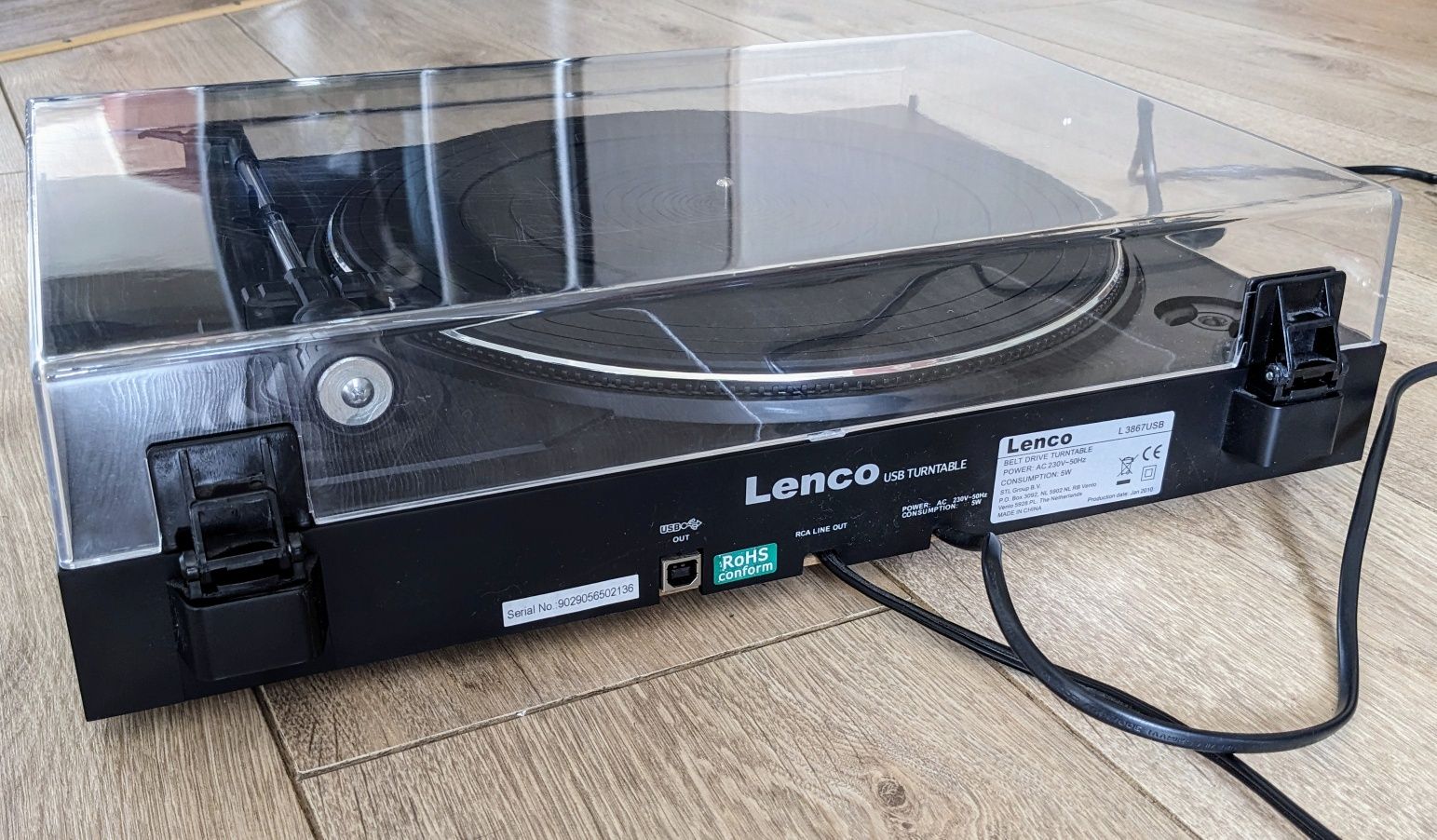 Проигрыватель виниловых пластинок Lenco L-3867 (USB выход на ПК)
П