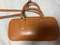MiuMiu Mini Torebka Brązowa Crossbody Z Frędzlami Jesienna