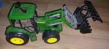 Ciagnik bruder John deere