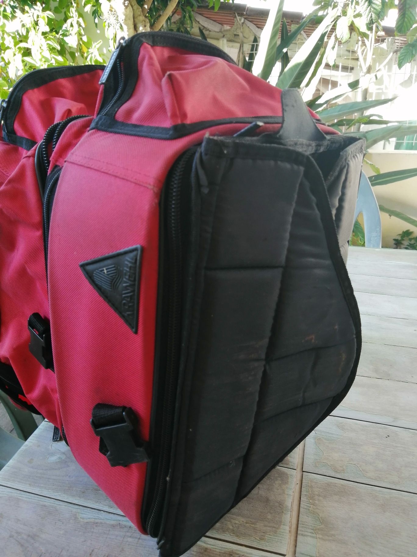 Mochila de tanque com imans