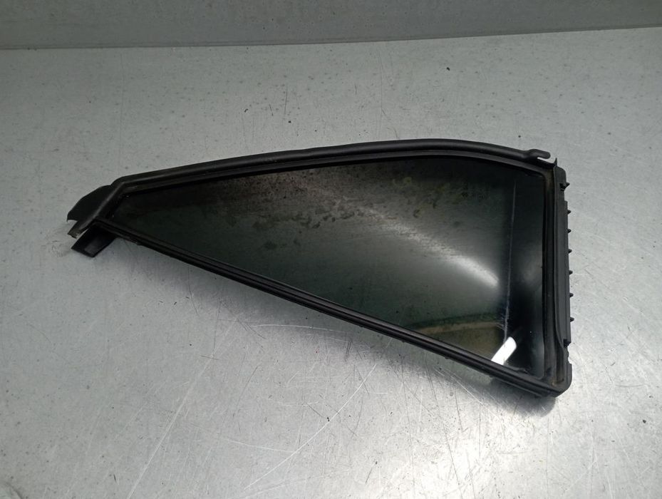 Vidro triangular da porta trás esquerdo SUZUKI SX4 S-Cross (JY)