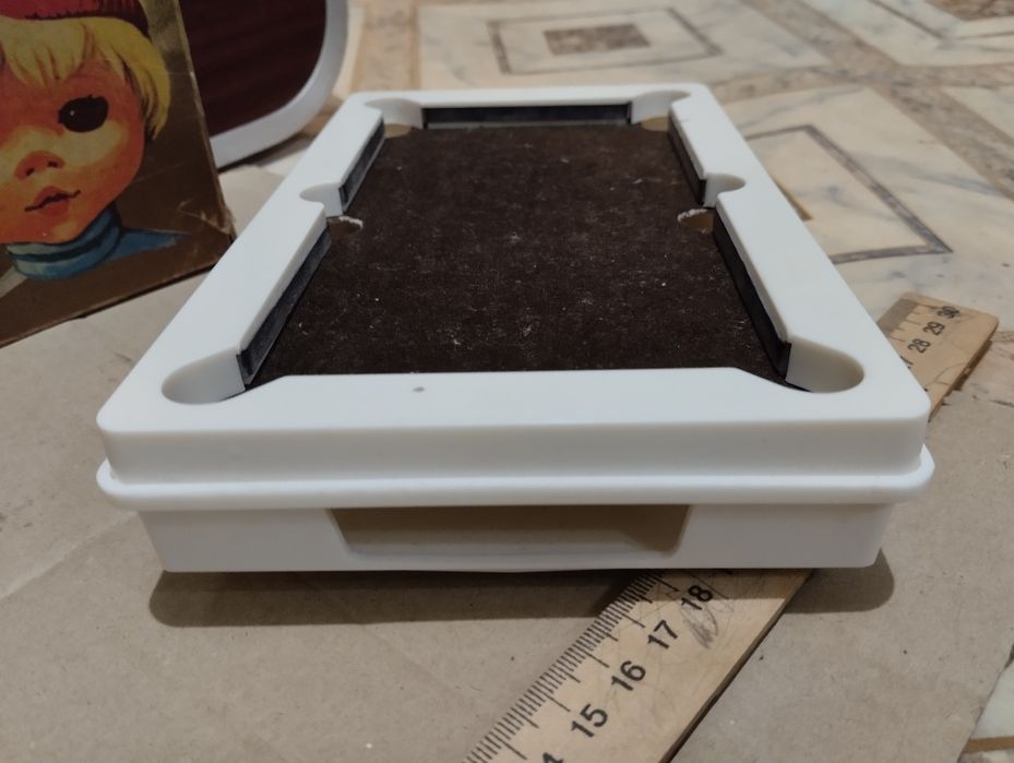 Детская игра. ,,Мини бильярд ". СССР. Коробка. Б/У. Состояние хорошее.