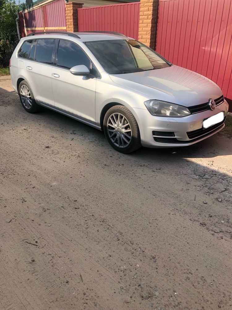 Продам VOLKSWAGEN GOLF 2013 універсал 1.6 дизель в ідеальному стані