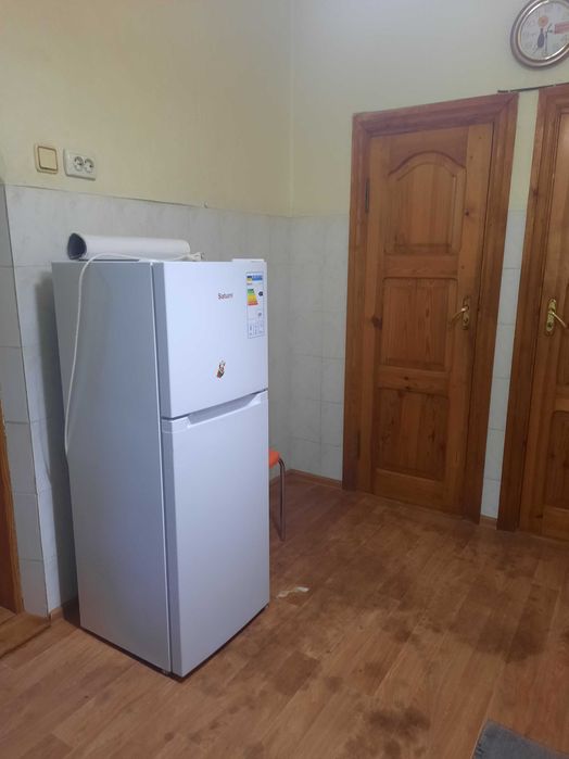 Продаж частини будинку з окремим двором,землею та зручностями.