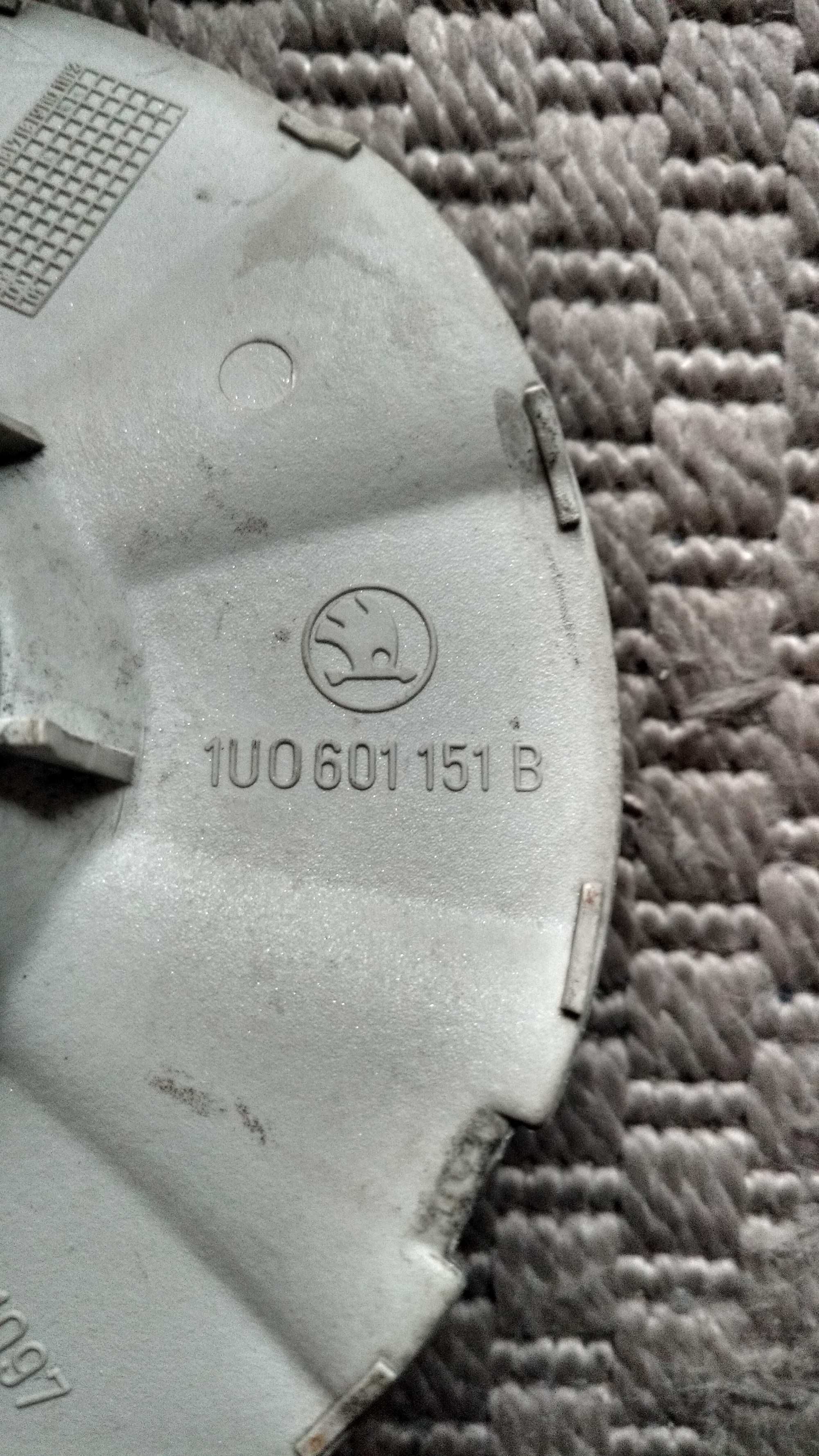 Dekielek alufelgi Skoda Fabia 1U0.601.151B  oryginał 6Y0.601.149A