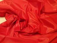 Tkanina czerwona szer.170 cm.