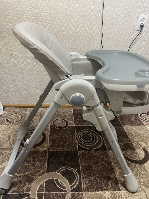 Стільчик для годування