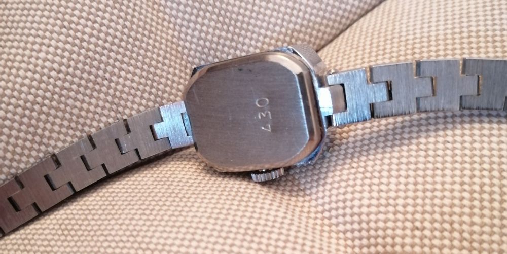 Zegarek Łucz mechaniczny nakręcany jak nowy.